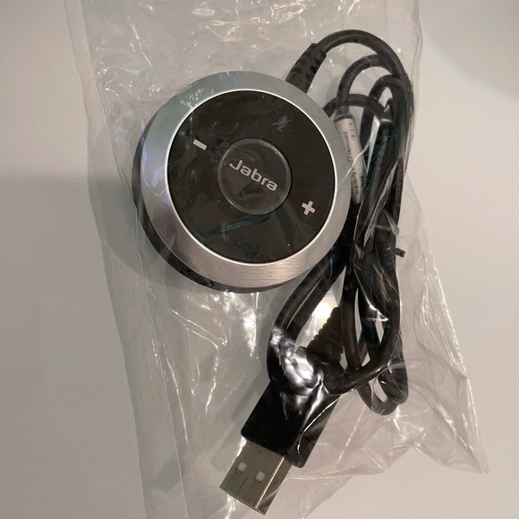 Jabra Headset with Mic, Adapter & Case - Picture 5 of 8
